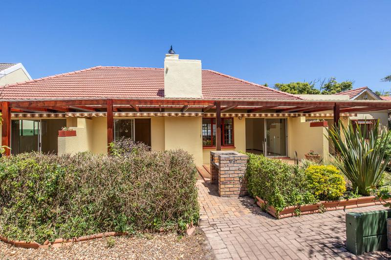 3 Bedroom Property for Sale in Bergvliet Western Cape